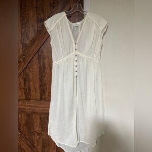 Anthropologie Ivory Textured Tunic button down. 100% Cotton. Size Small